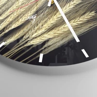 Clock face with lines