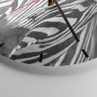 Clock face with lines