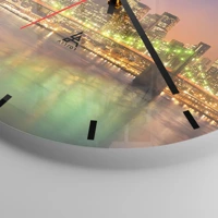 Clock face with lines