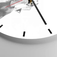 Clock face with lines