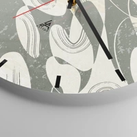 Clock face with lines