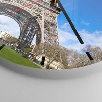 Clock face with lines