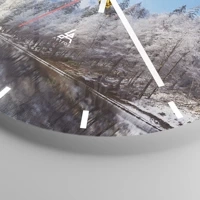 Clock face with lines