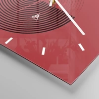 Clock face with lines