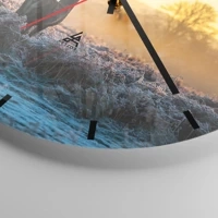 Clock face with lines