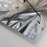 Clock face with lines