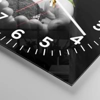 Clock face with numbers