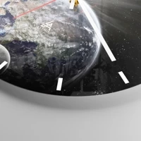 Clock face with lines