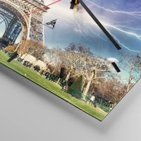 Clock face with lines