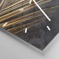 Clock face with lines