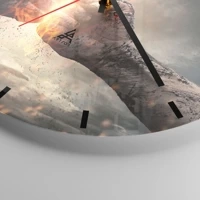 Clock face with lines