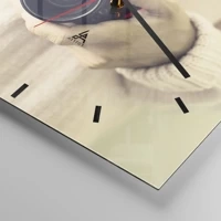 Clock face with lines