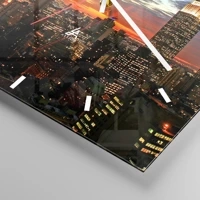 Clock face with lines