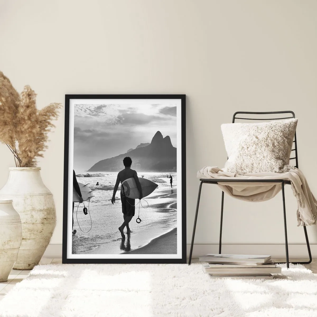 Poster in black frame - A surfer on the beach in a black and white photograph - 50x70cm - Samba for One Wave - Modern wall decoration for the living room and bedroom ARTTOR