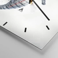 Clock face with lines