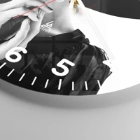 Clock face with numbers