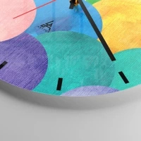 Clock face with lines