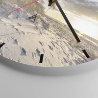 Clock face with lines