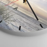 Clock face with lines