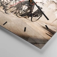 Clock face with lines