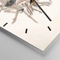 Clock face with lines