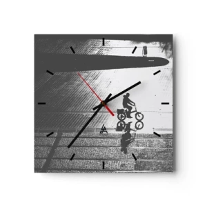 Wall clock - Clock on glass - Straight ahead, through the City - 40x40 cm