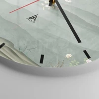 Clock face with lines