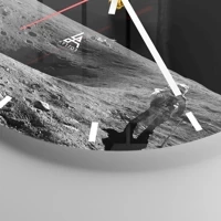 Clock face with lines