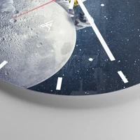 Clock face with lines