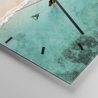 Clock face with lines