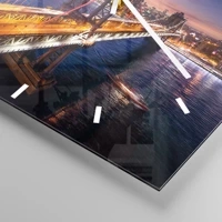 Clock face with lines