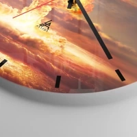 Clock face with lines