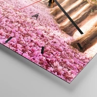 Clock face with lines