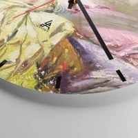 Clock face with lines