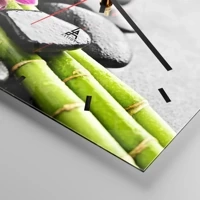 Clock face with lines