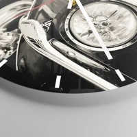 Clock face with lines