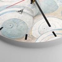 Clock face with lines