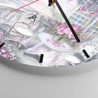 Clock face with lines