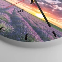 Clock face with lines