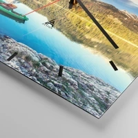 Clock face with lines