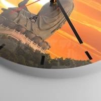 Clock face with lines