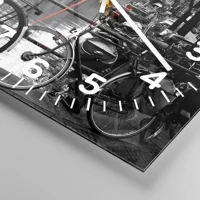 Clock face with numbers