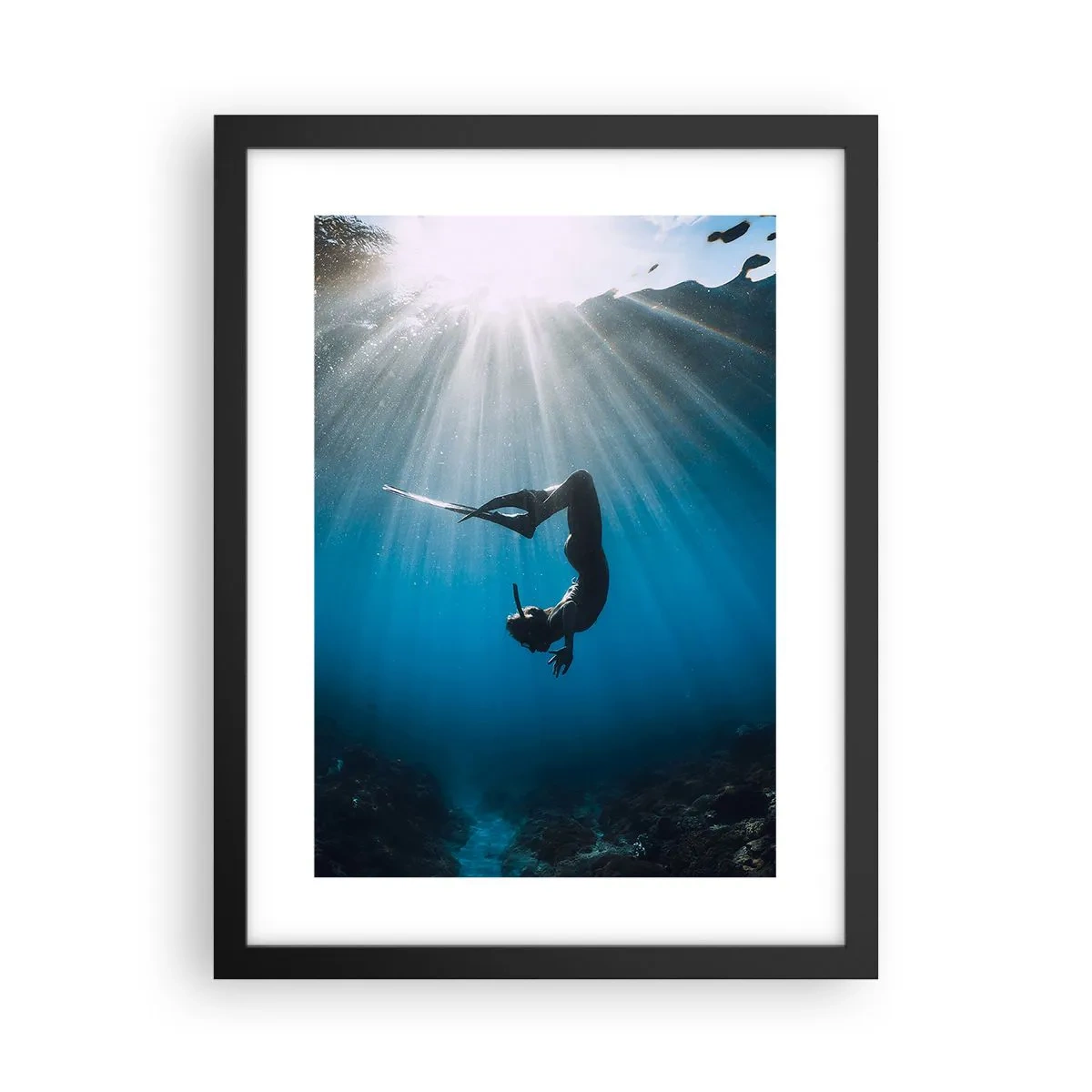 Poster in black frame - Underwater dance - 30x40 cm