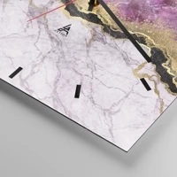 Clock face with lines