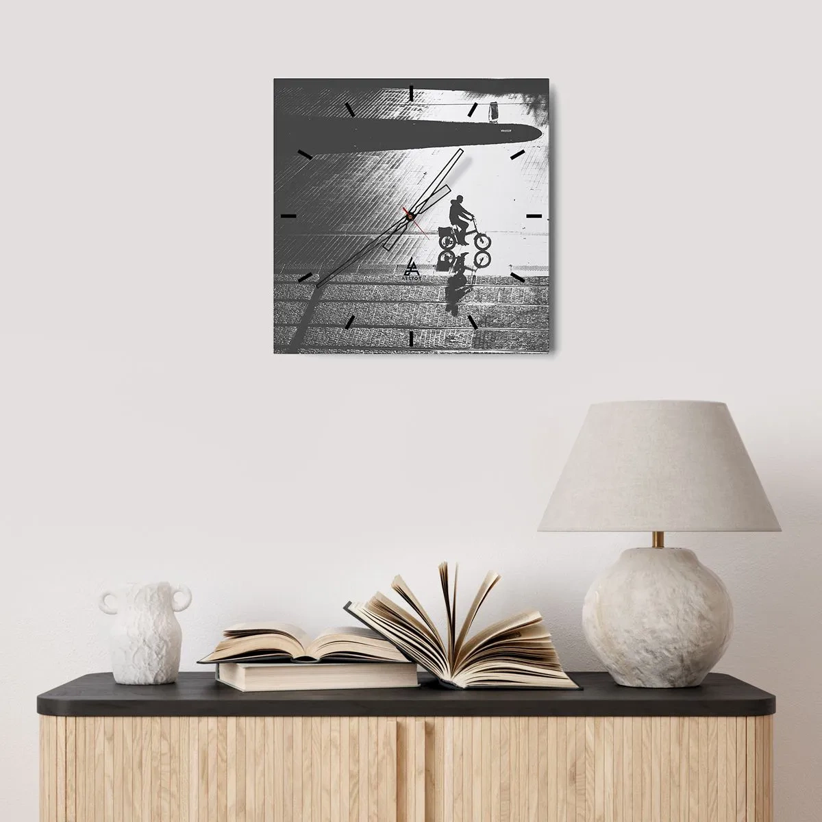 Wall clock - Clock on glass - Straight ahead, through the City - 30x30 cm