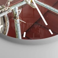 Clock face with lines