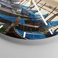 Clock face with lines