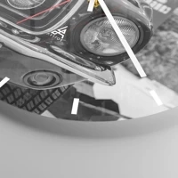 Clock face with lines