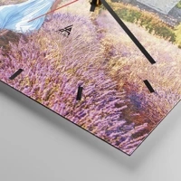 Clock face with lines