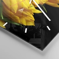 Clock face with lines